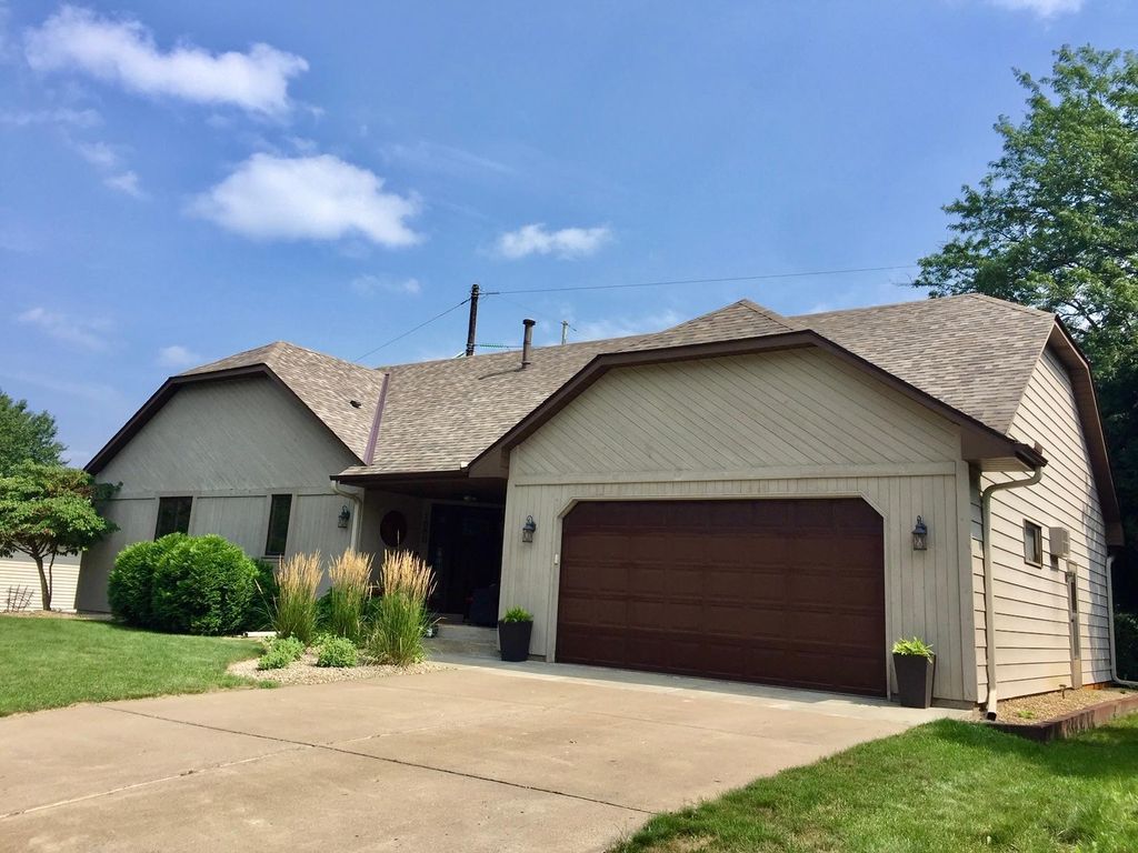 Photo of 1688 Chatham Avenue, Arden Hills, MN 55112 (MLS # 6772544)