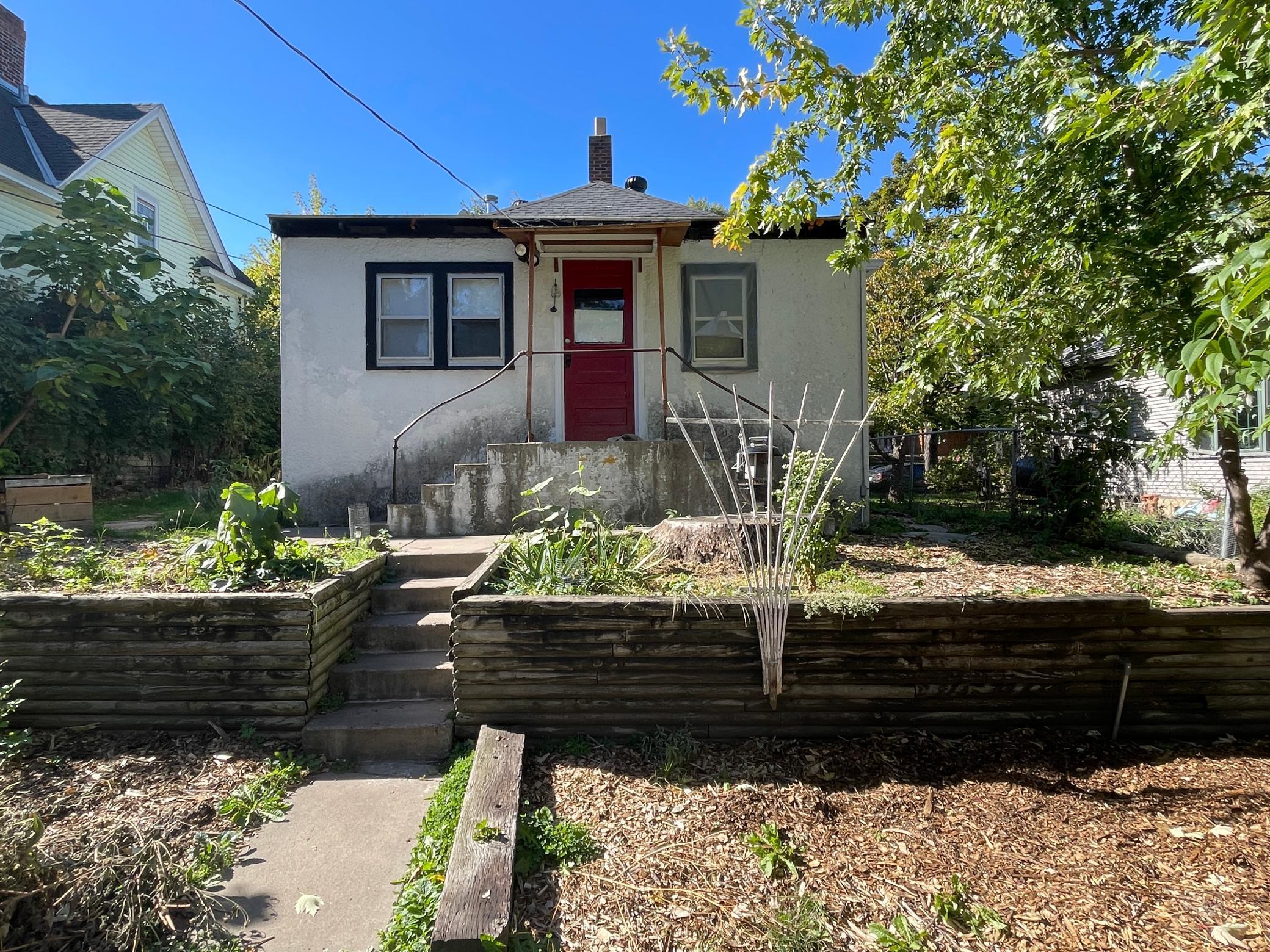 3522 Colfax Avenue N