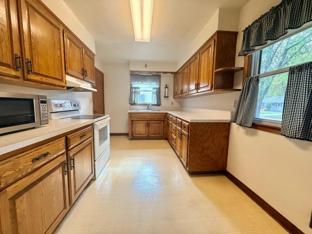 Photo of 1114 10 1/2 Street N, Moorhead, MN 56560 (MLS # 7156431)