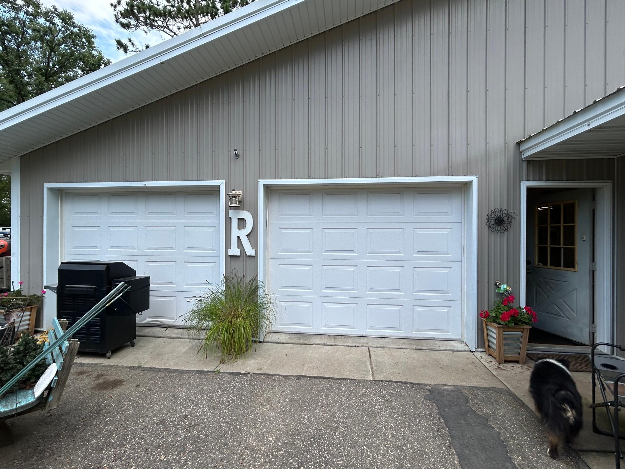 22735 County 18