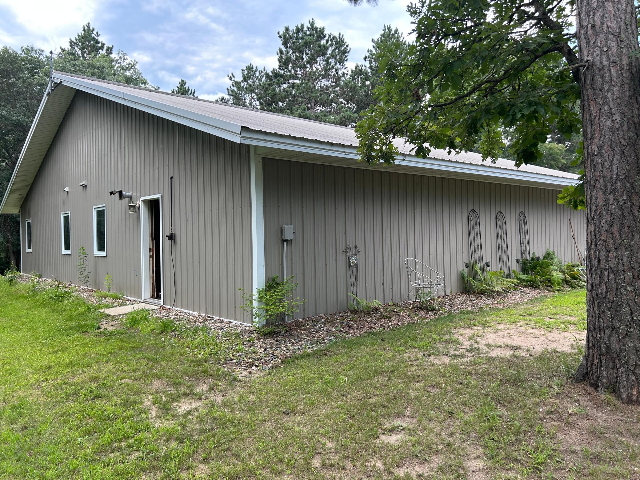 22735 County 18