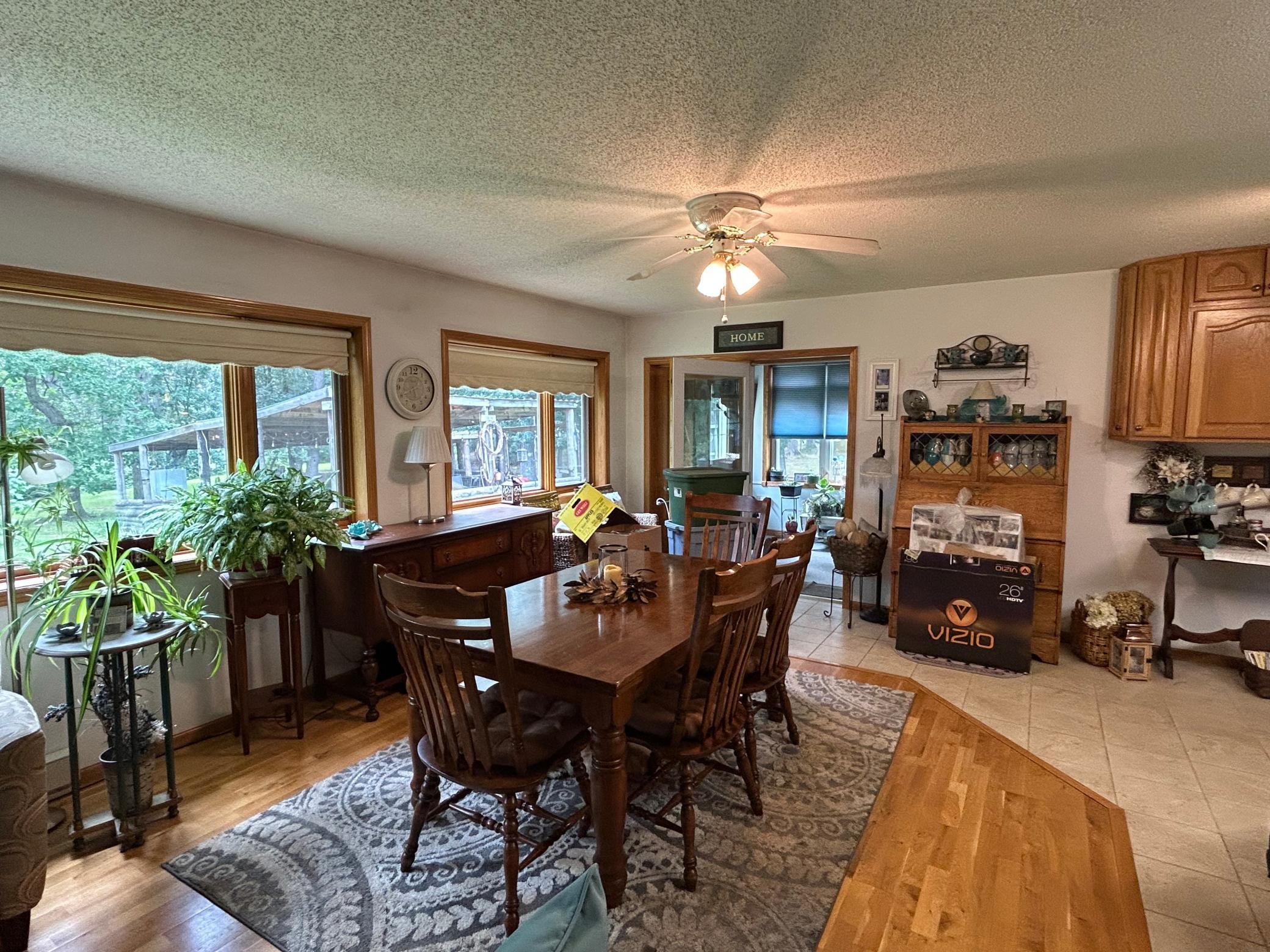 22735 County 18