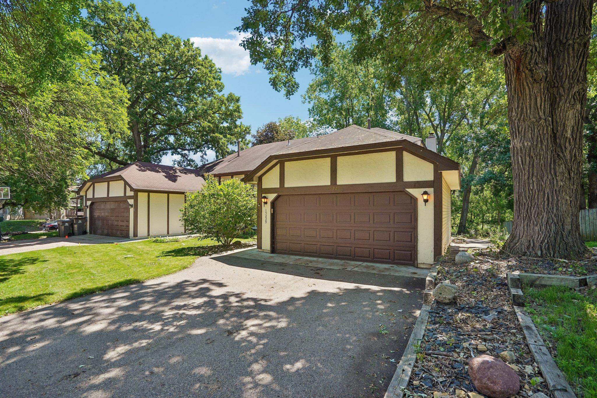 15229 Buchanan Court