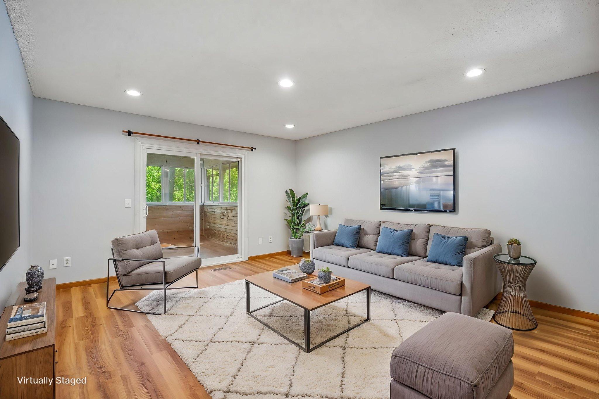 15229 Buchanan Court