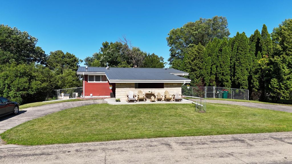 Photo of 2424 Riverview Heights Drive NE, Rochester, MN 55906 (MLS # 7095690)
