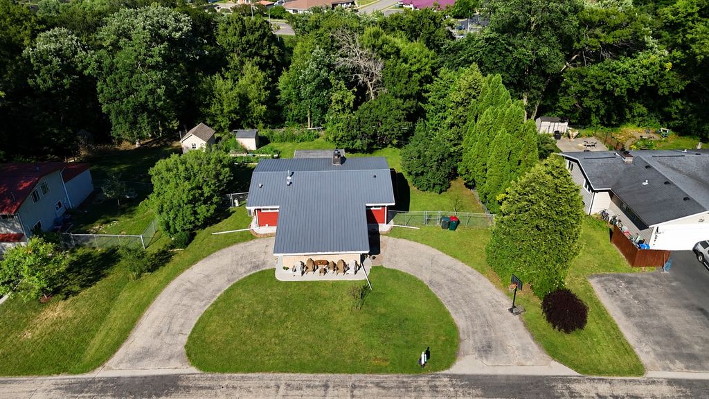Photo of 2424 Riverview Heights Drive NE, Rochester, MN 55906 (MLS # 7095690)