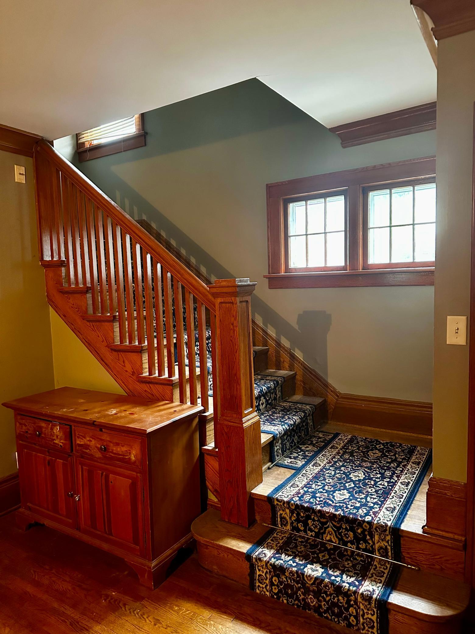 252 Stevens Street W