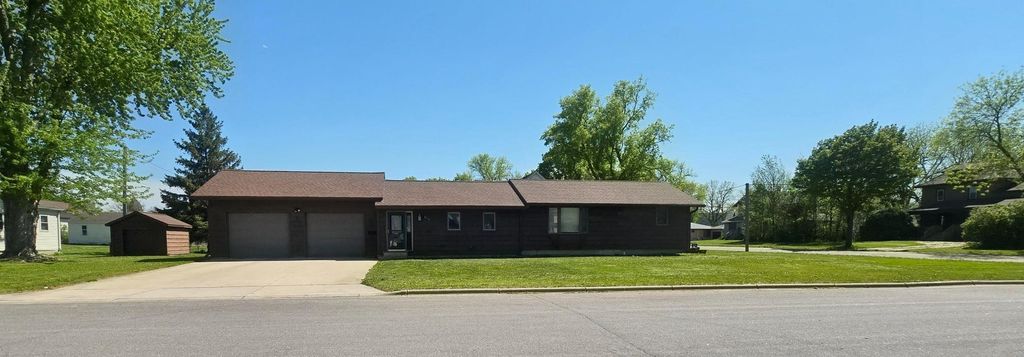 Photo of 613 E Walnut Avenue, Olivia, MN 56277 (MLS # 7074915)