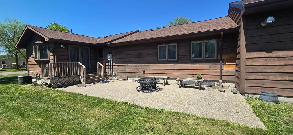 Photo of 613 E Walnut Avenue, Olivia, MN 56277 (MLS # 7074915)