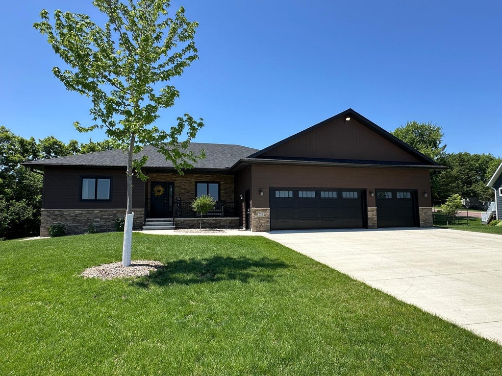 Photo of 2318 Red Bird Lane, Fairmont, MN 56031 (MLS # 7086226)