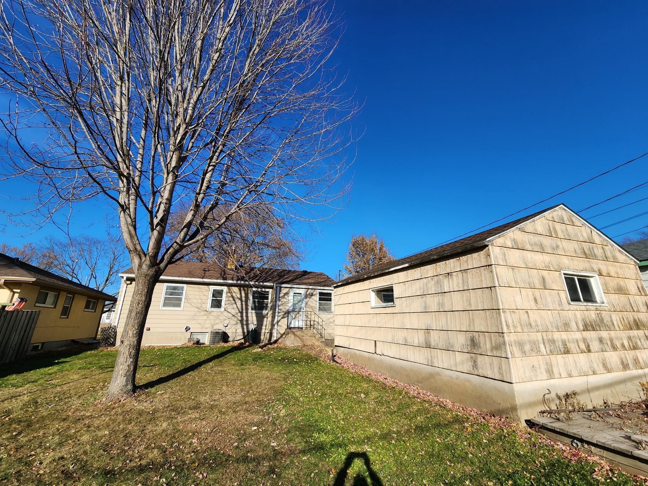 1728 Orange Avenue E