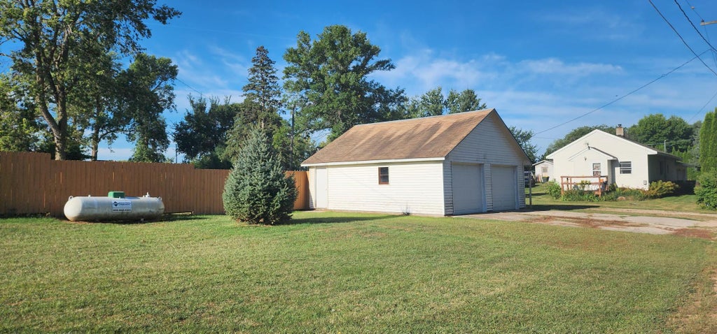 Photo of 400 Short Line Avenue, Sunburg, MN 56289 (MLS # 7135299)