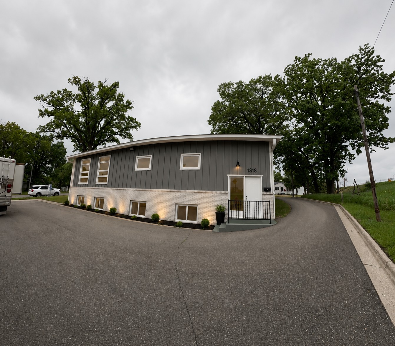 522 Main Street W