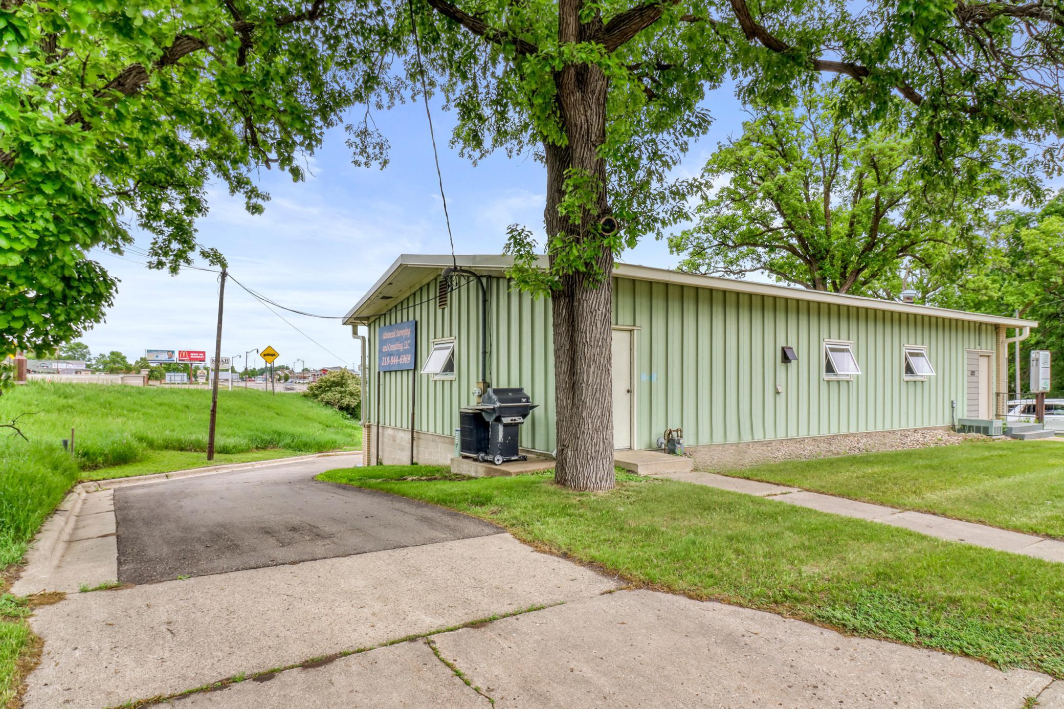 522 Main Street W