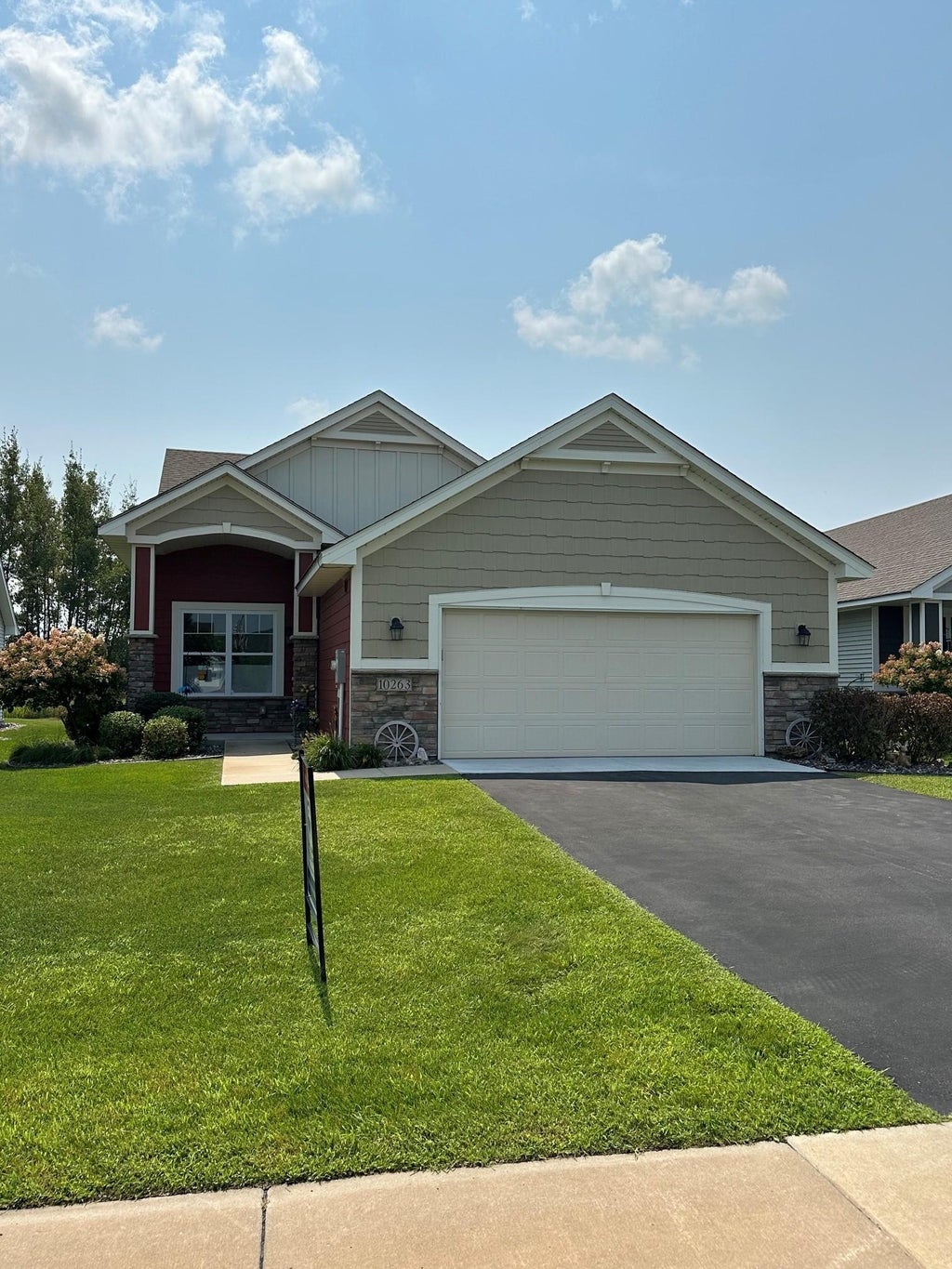 Photo of 10263 Kittredge Parkway NE, Albertville, MN 55301 (MLS # 7119083)