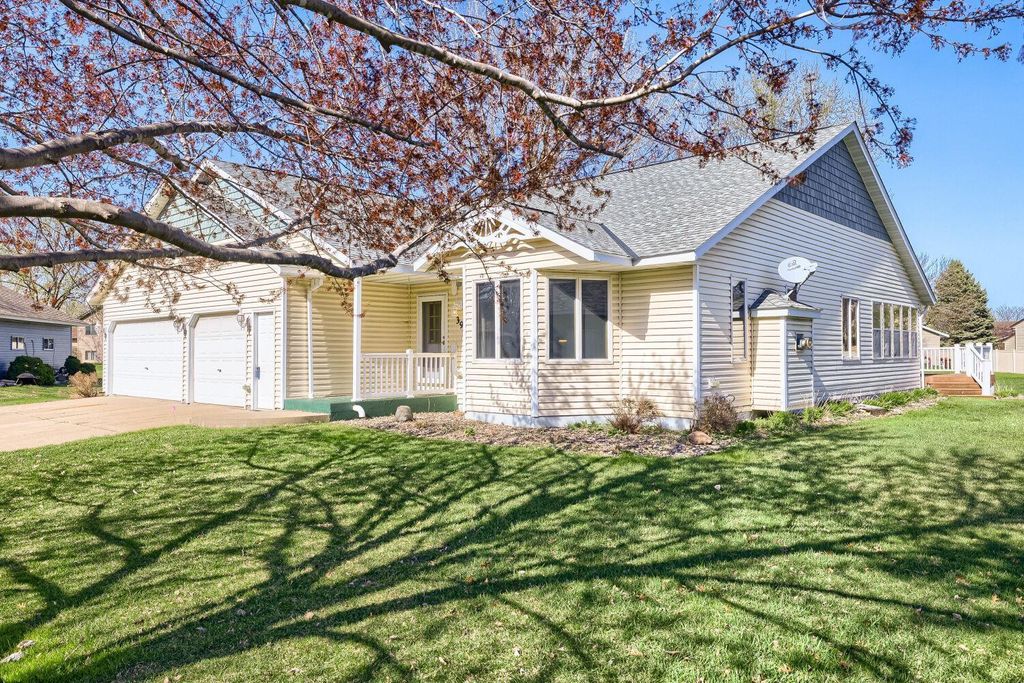 Photo of 39 Jefferson Court, Hastings, MN 55033 (MLS # 7057392)