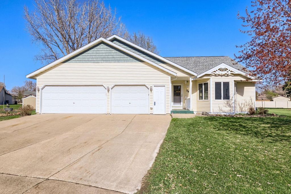 Photo of 39 Jefferson Court, Hastings, MN 55033 (MLS # 7057392)