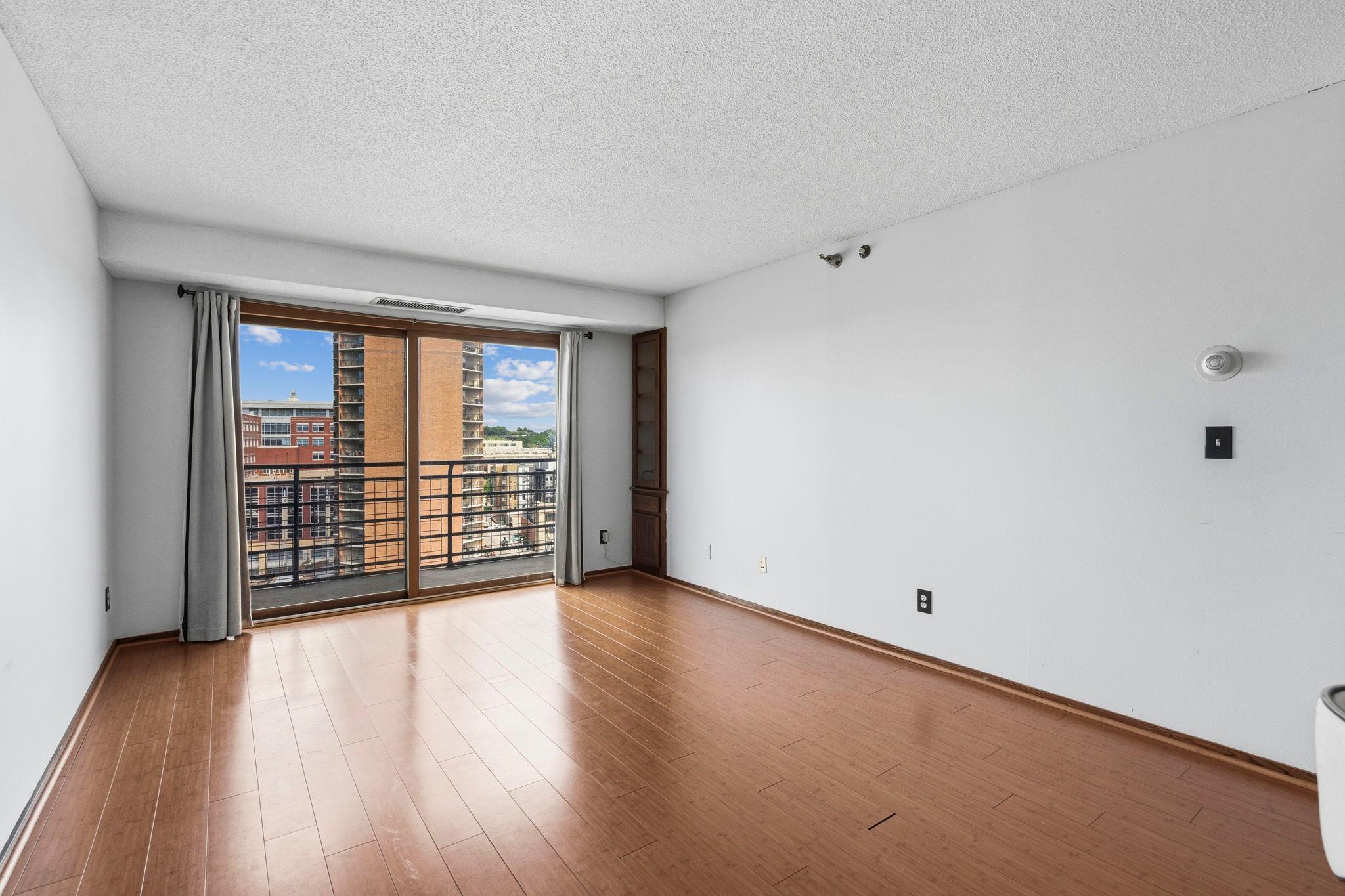 66 9th Street E 1614