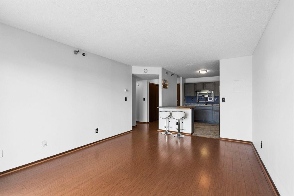 Photo of 66 9th Street E #1614, Saint Paul, MN 55101 (MLS # 7079292)