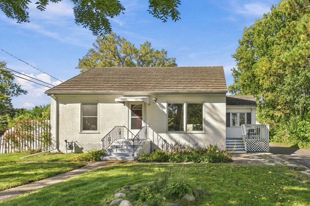 Photo of 2359 Victoria Street N, Roseville, MN 55113 (MLS # 7145865)