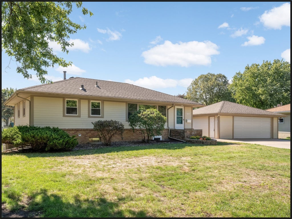 Photo of 5817 Pearson Drive, Brooklyn Center, MN 55429 (MLS # 7142360)