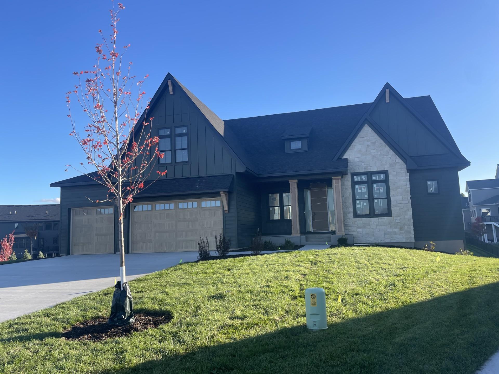 4575 Fountain Lane N