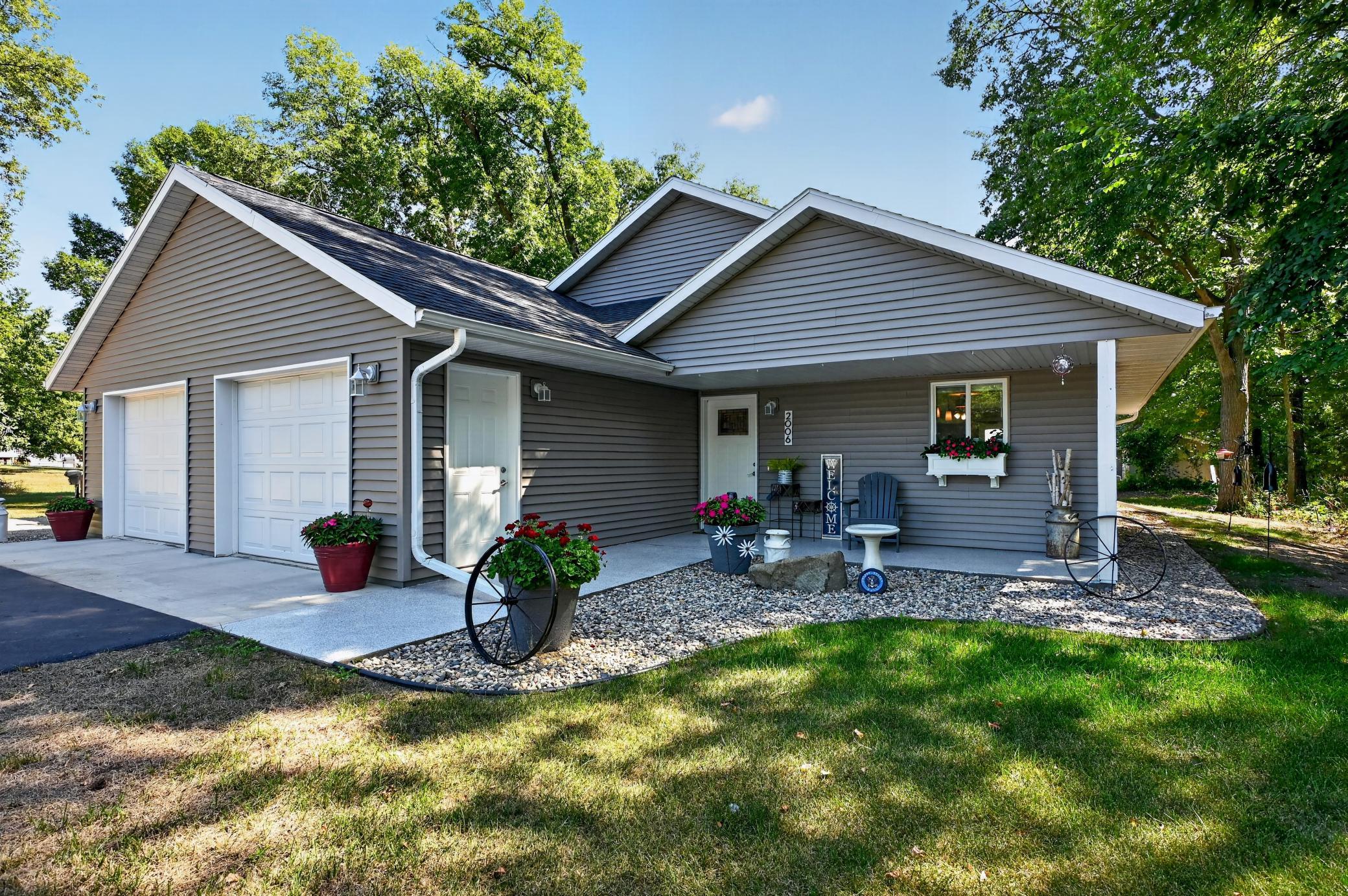 2006 Woodland Park Drive NE