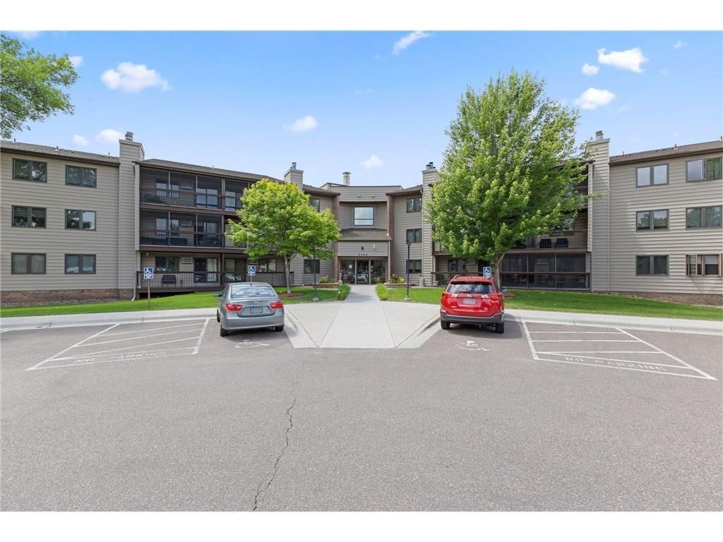 Photo of 4300 Trenton Lane N #2304, Plymouth, MN 55442 (MLS # 6822953)