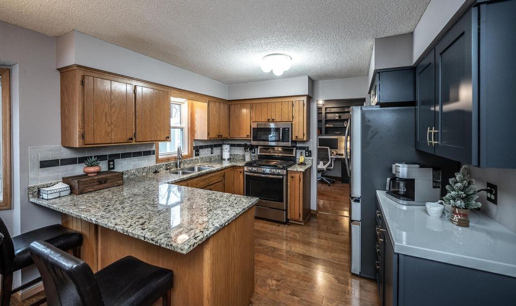 Photo of 17379 Hayes Avenue, Lakeville, MN 55044 (MLS # 6816215)