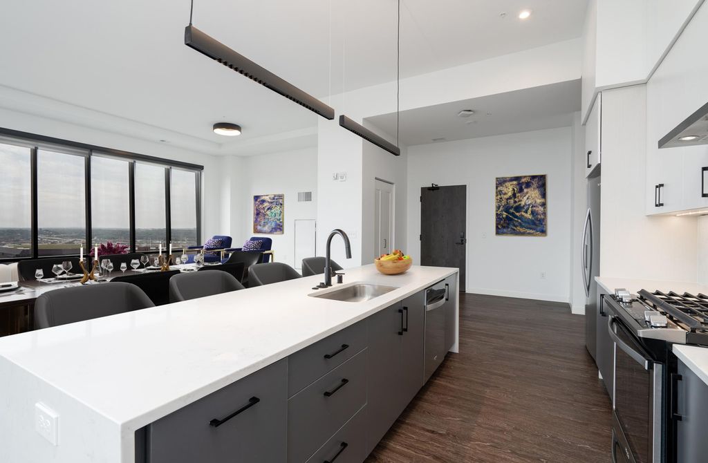 Photo of 270 Hennepin Avenue #2106, Minneapolis, MN 55401 (MLS # 7002364)