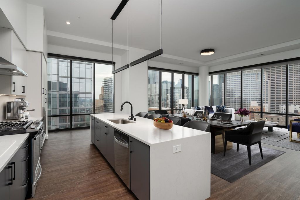 Photo of 270 Hennepin Avenue #2106, Minneapolis, MN 55401 (MLS # 7002364)