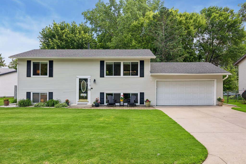 Photo of 14015 39th Avenue N, Plymouth, MN 55447 (MLS # 7085299)