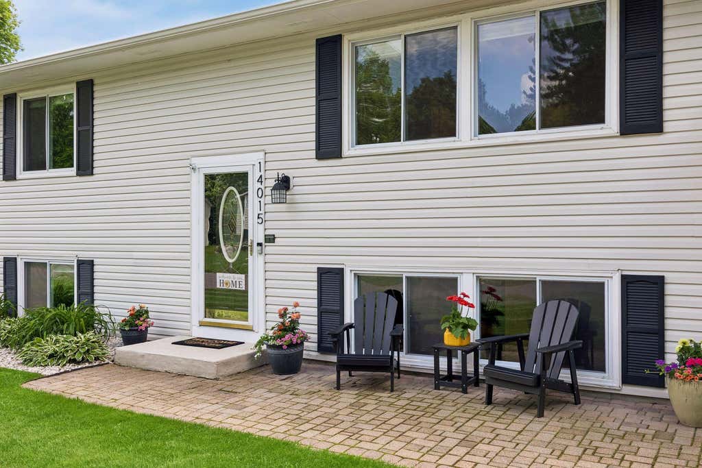 Photo of 14015 39th Avenue N, Plymouth, MN 55447 (MLS # 7085299)