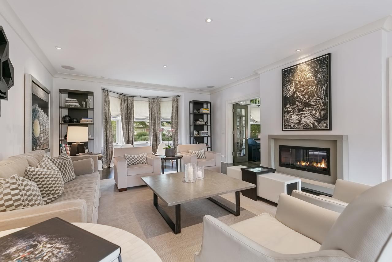 2119 E Lake Of The Isles Parkway