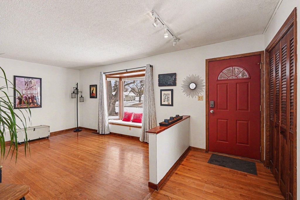 Photo of 2966 Simpson Street, Roseville, MN 55113 (MLS # 7020270)