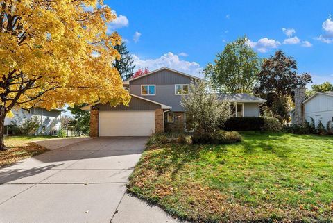 Photo of 6233 Birchwood Road, Woodbury, MN 55125 (MLS # 6808887)