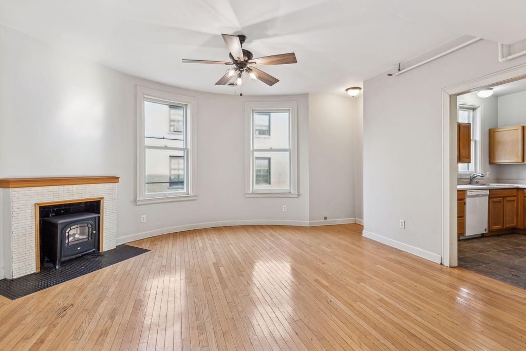 Photo of 2021 3rd Avenue S, Minneapolis, MN 55404 (MLS # 7071556)