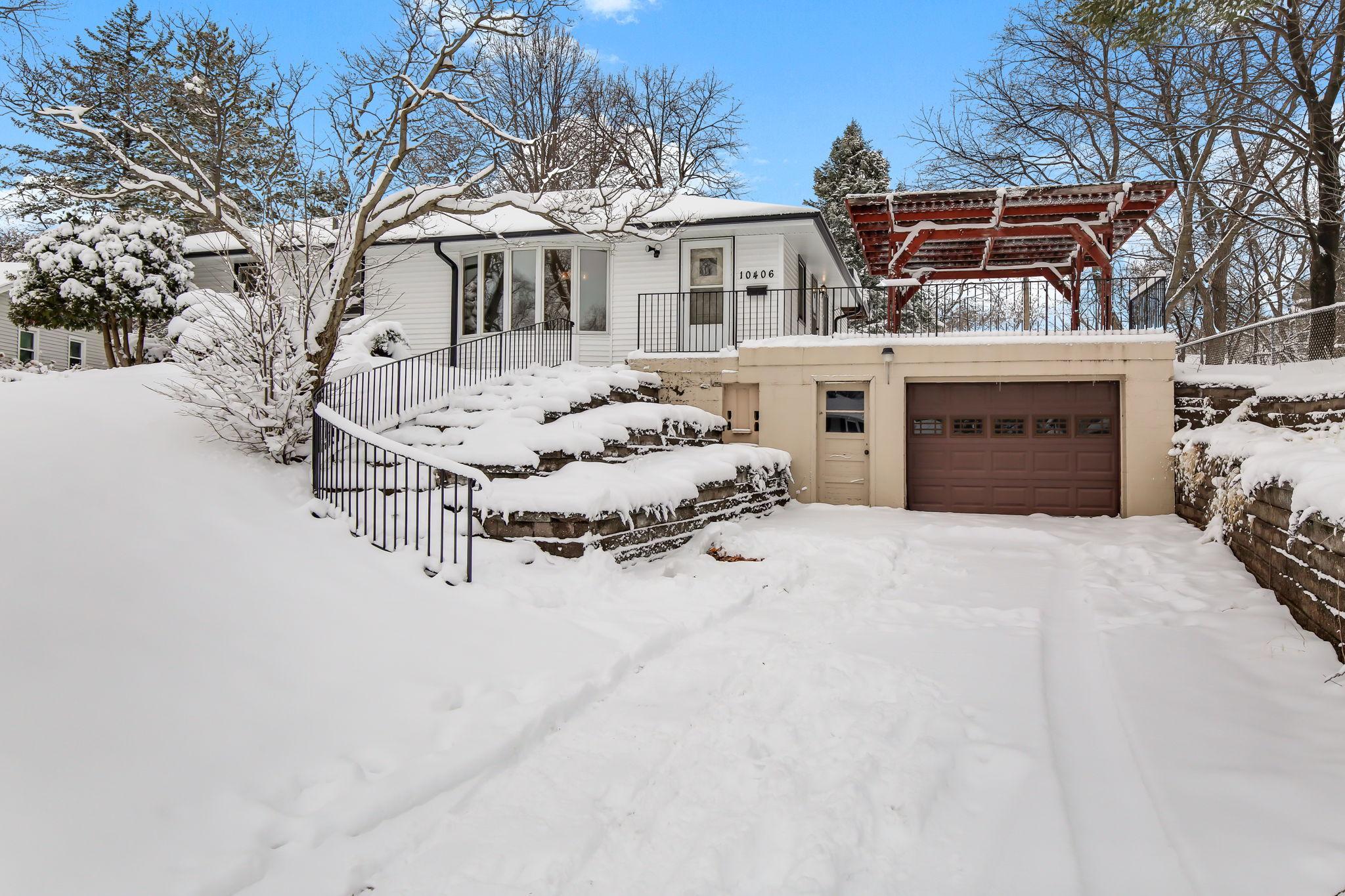 10406 Harriet Avenue S