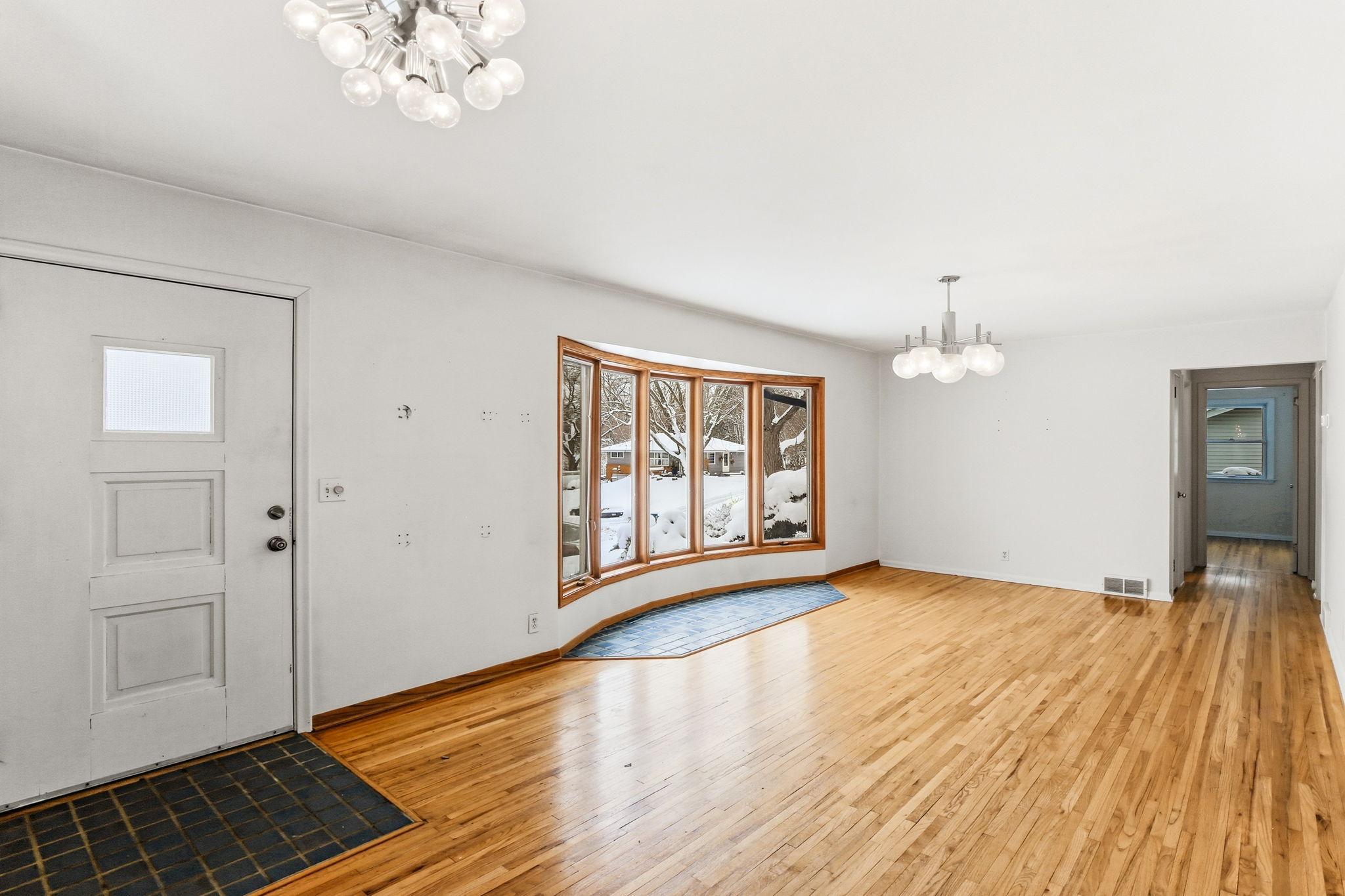 10406 Harriet Avenue S