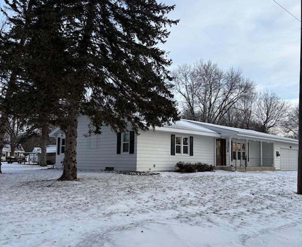 Photo of 407 Eichelberger Avenue, Montevideo, MN 56265 (MLS # 7011163)
