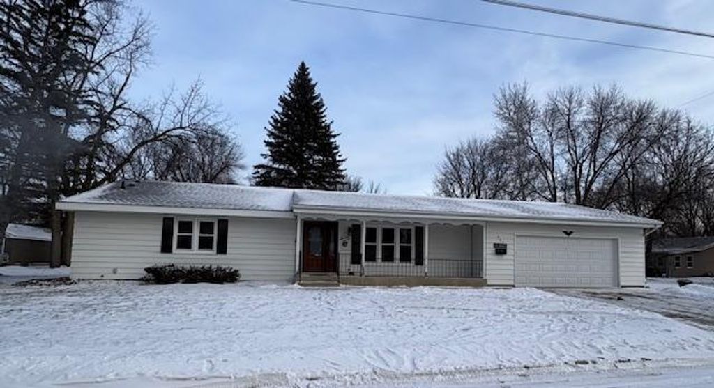Photo of 407 Eichelberger Avenue, Montevideo, MN 56265 (MLS # 7011163)
