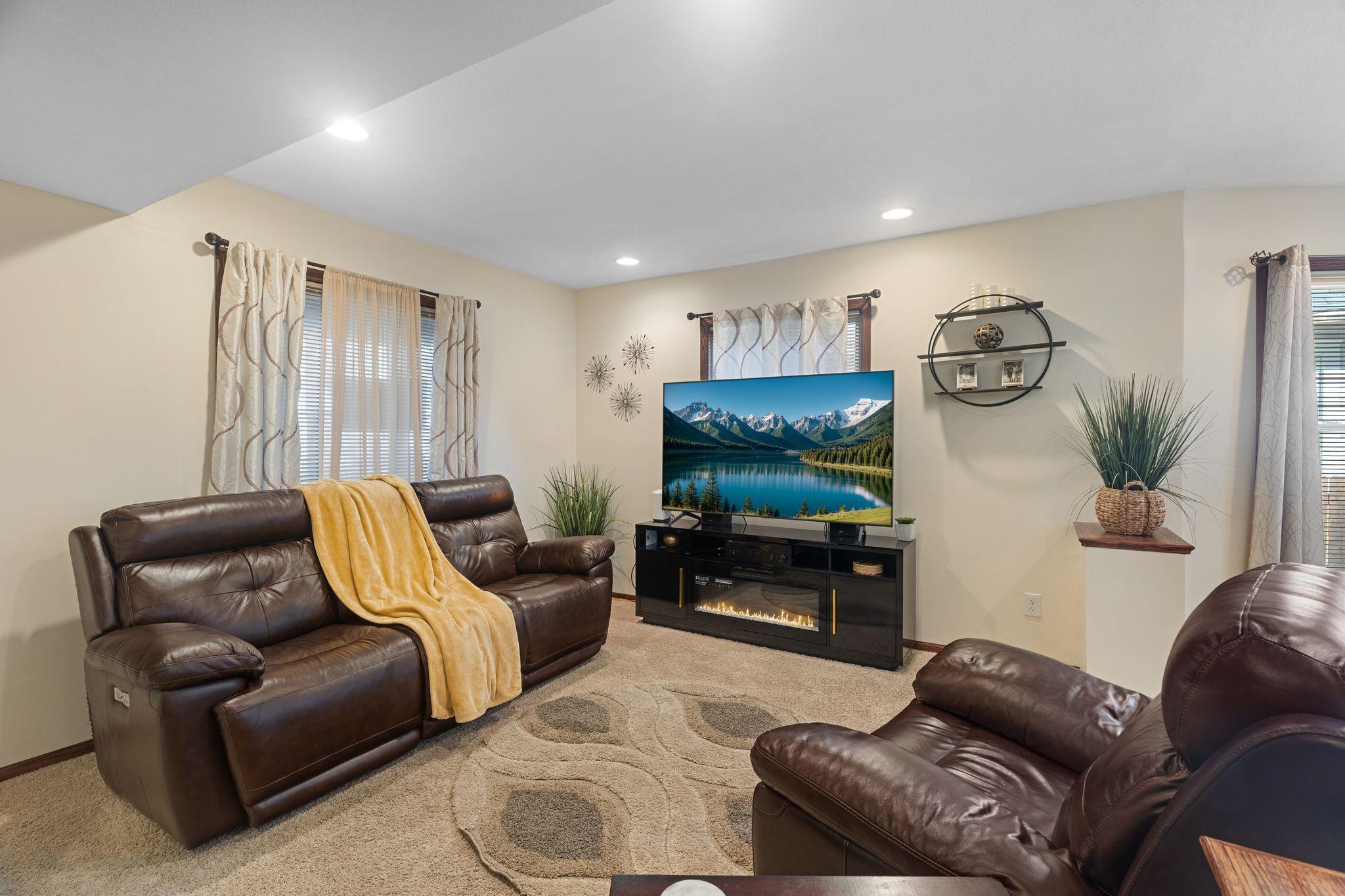 930 Central Avenue W