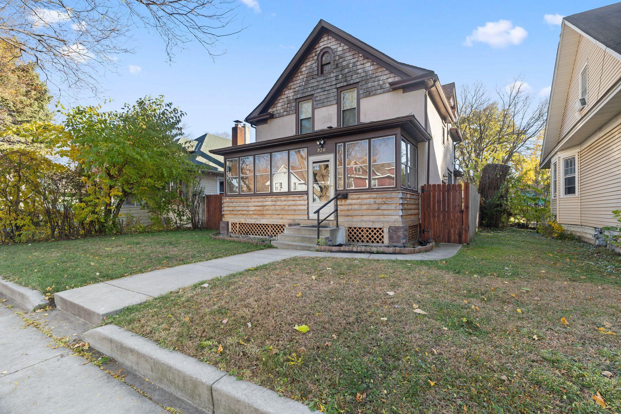 930 Central Avenue W