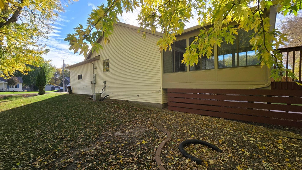 Photo of 1606 17th Street SW, Austin, MN 55912 (MLS # 7164440)