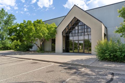 405 Commerce Court Vadnais Heights MN 55127