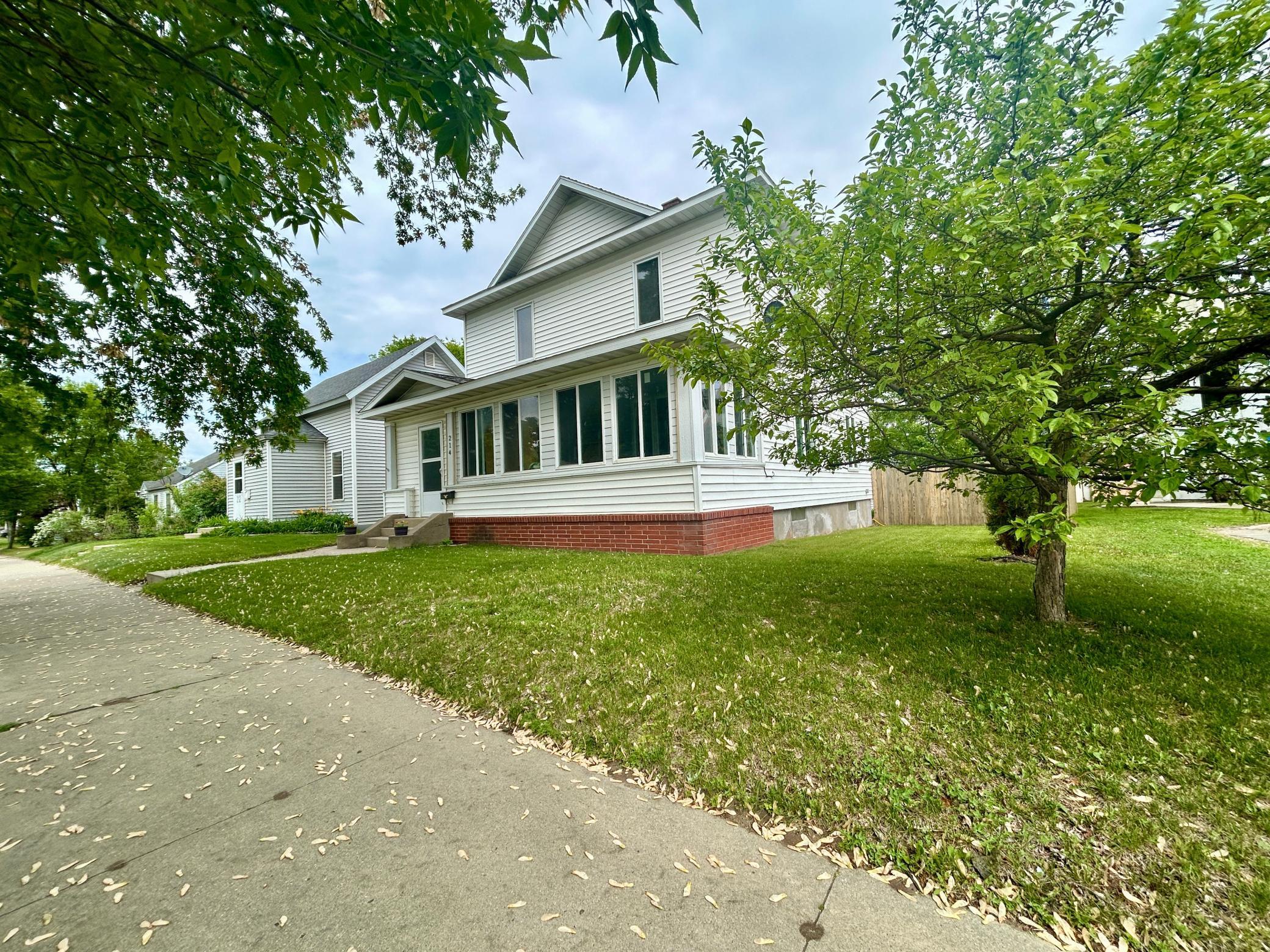 214 2nd Street SW
