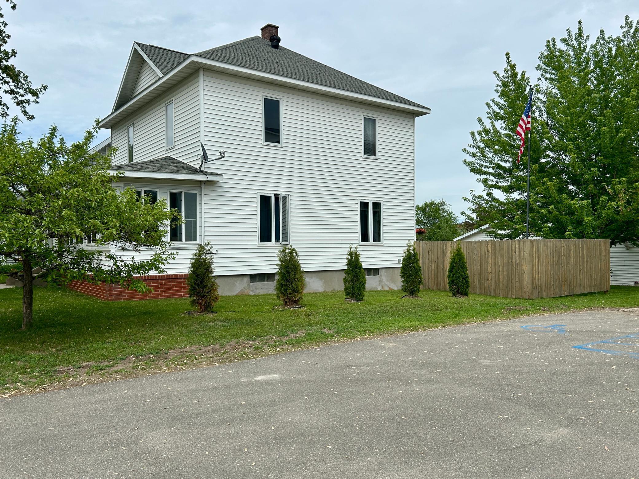 214 2nd Street SW