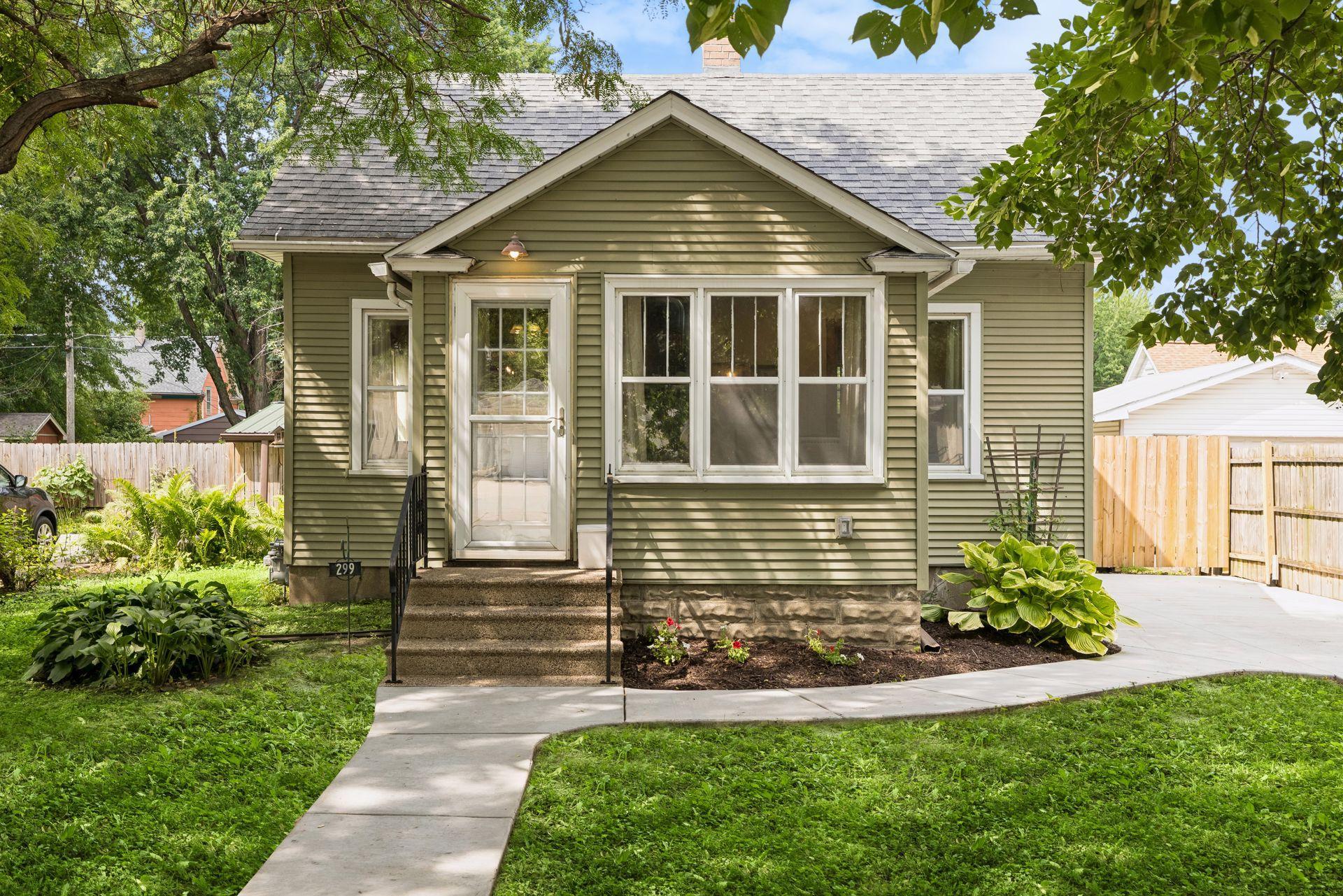 299 Sidney Street W
