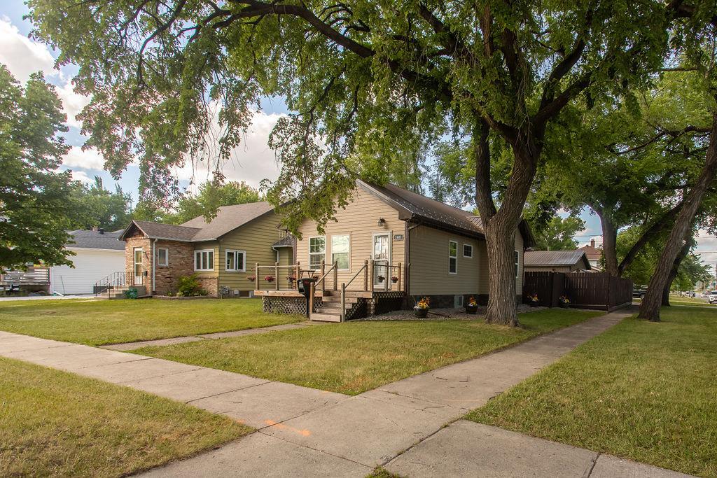 1601 S 3rd Avenue S