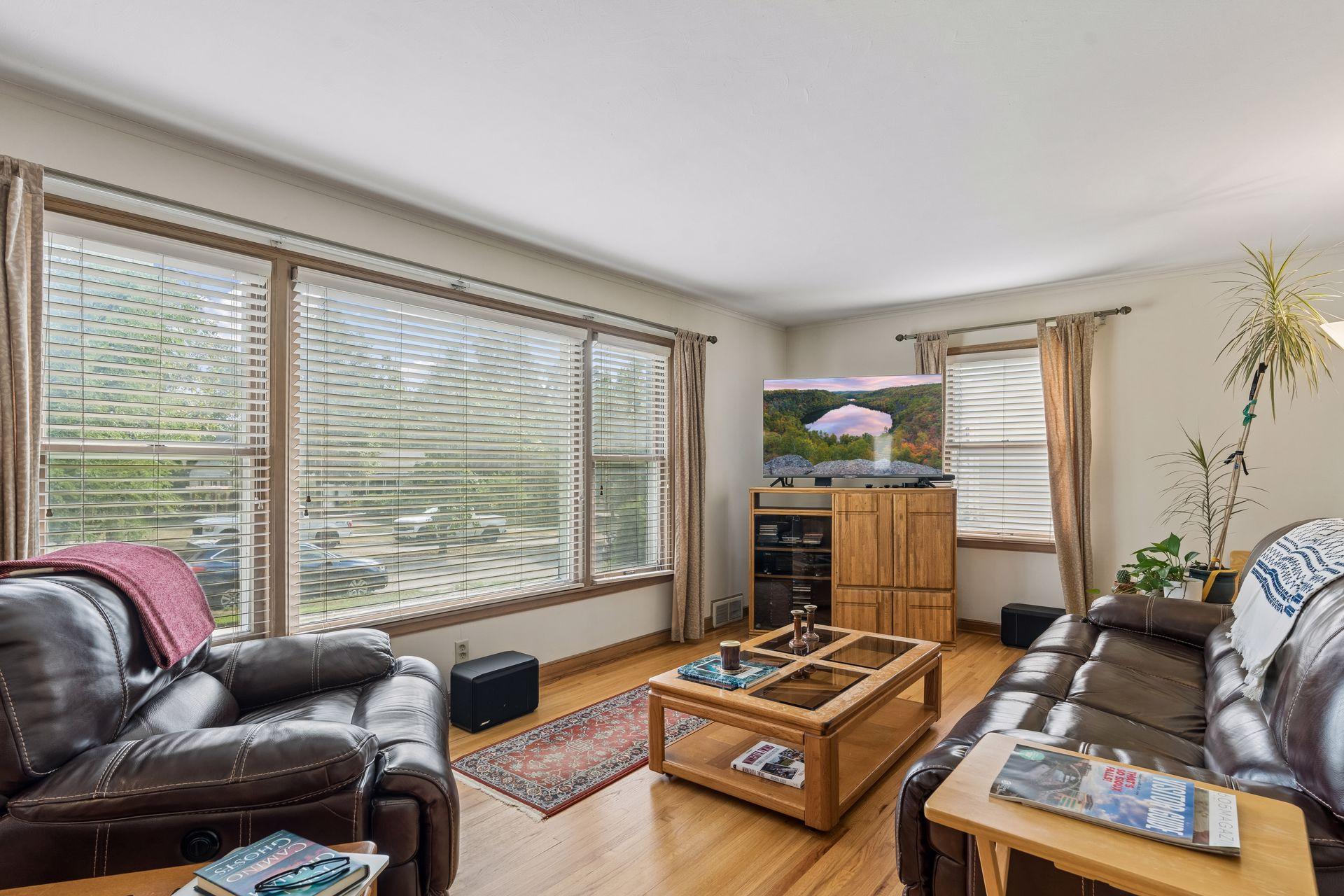 2245 Highland Parkway